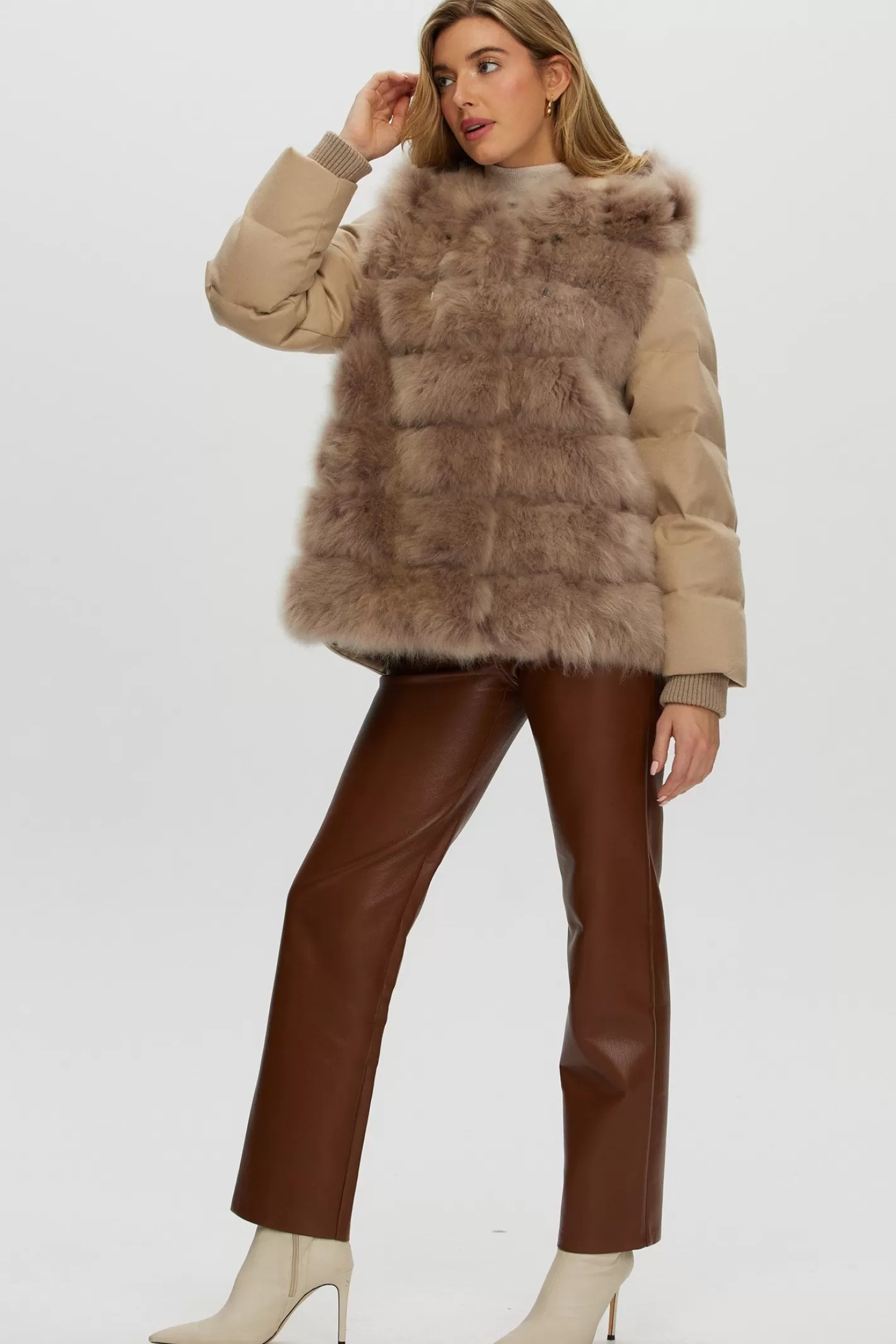 Parka femme GORSKI Montréal - Édition exclusive en duvet matelassé avec inserts en cachemire Loro Piana  

(Doublure capitonnée - Manches et dos en cachemire d'exception - Confort haut de gamme)