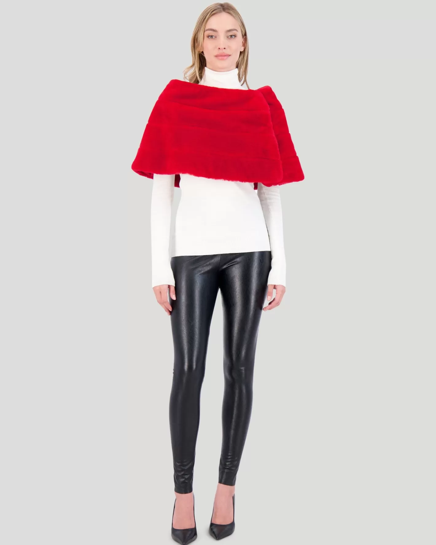 Cape en Agneau Shearling Élégance Hivernale – Collection Montréal Exclusive par GORSKI