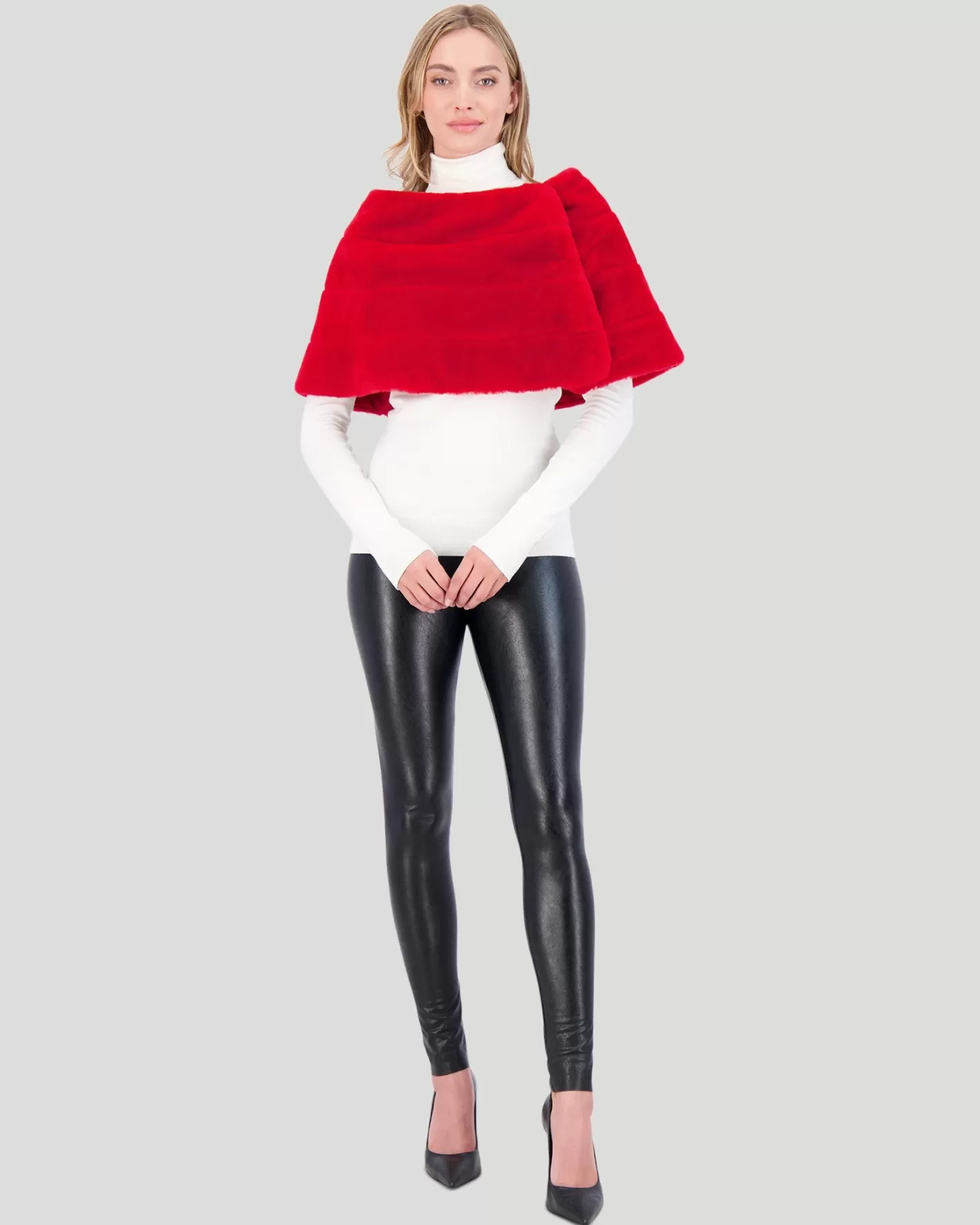 Cape en Agneau Shearling Élégance Hivernale – Collection Montréal Exclusive par GORSKI