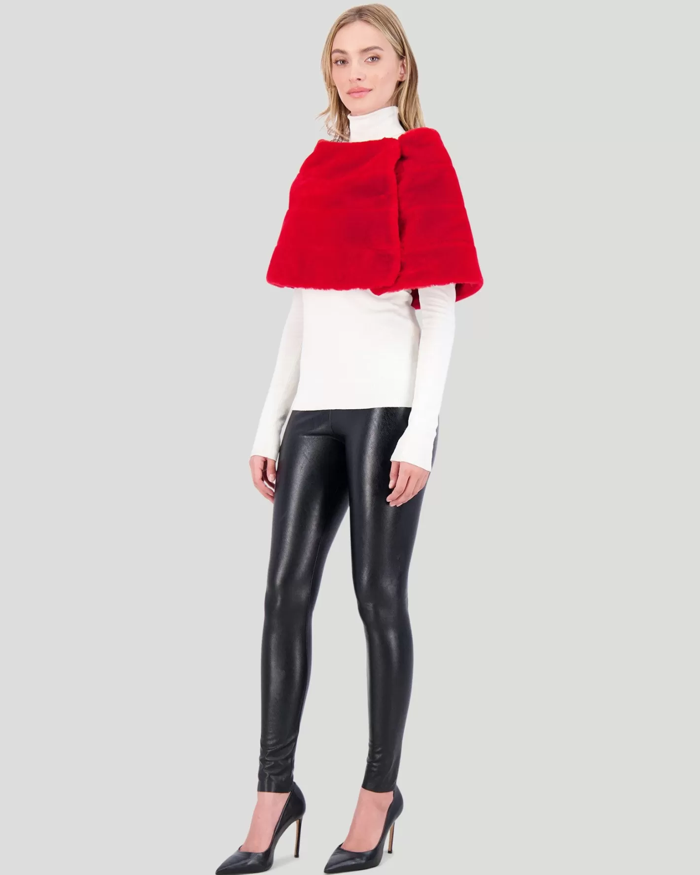 Cape en Agneau Shearling Élégance Hivernale – Collection Montréal Exclusive par GORSKI