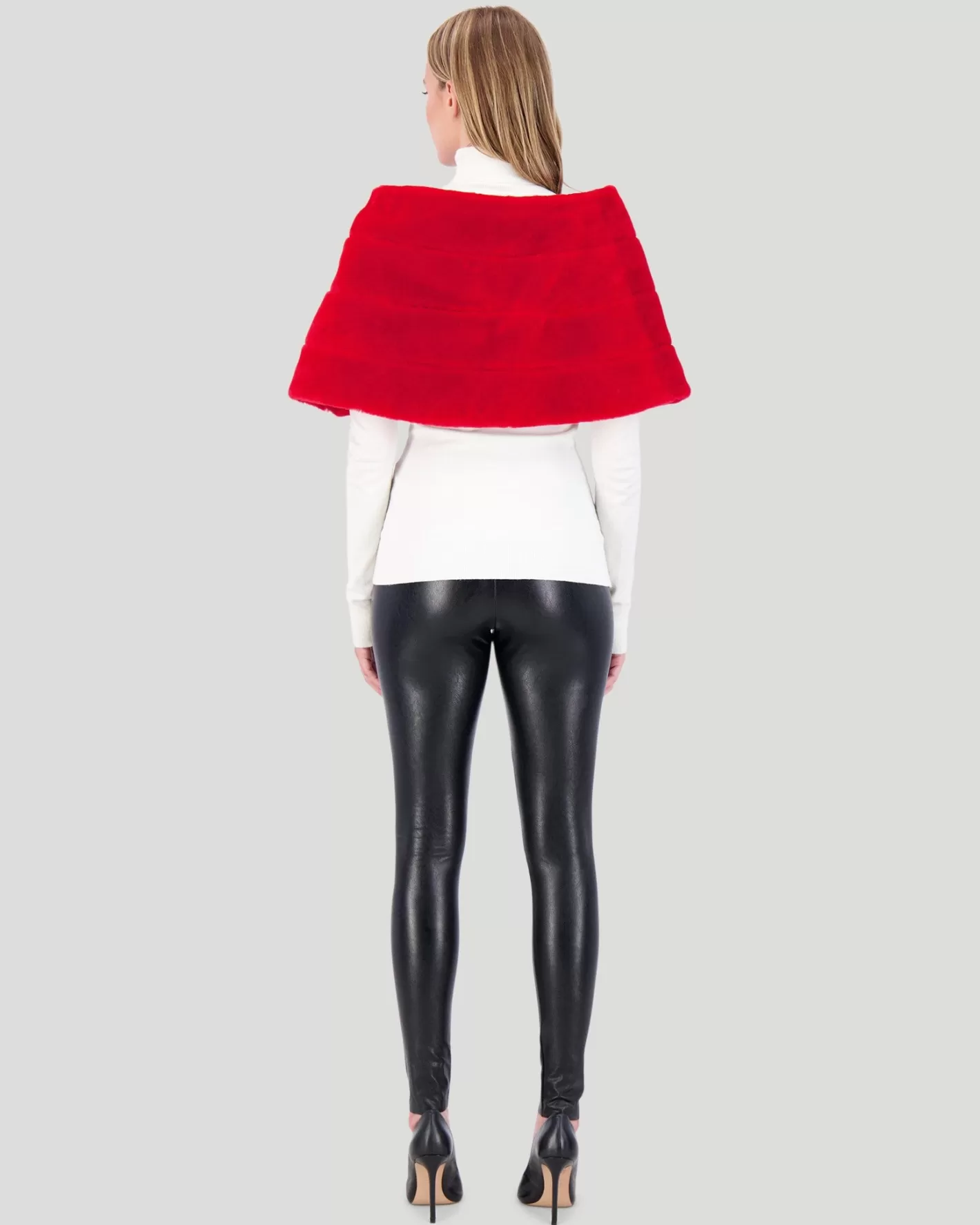 Cape en Agneau Shearling Élégance Hivernale – Collection Montréal Exclusive par GORSKI
