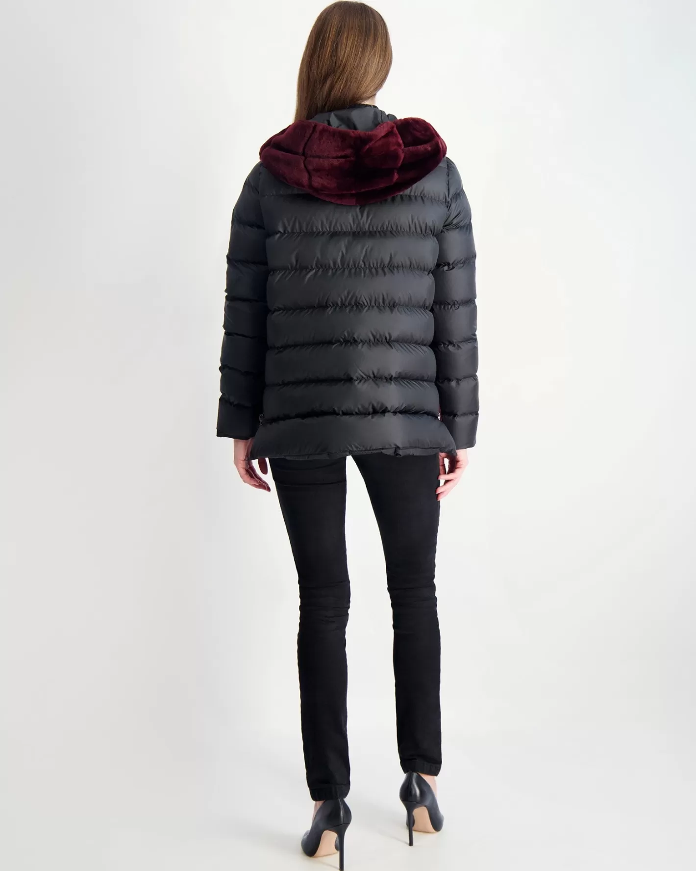 Parka chic pour femme GORSKI Montréal - Doudoune en agneau shearling avec motifs chevron, manches et dos matelassés - Confort hivernal élégant