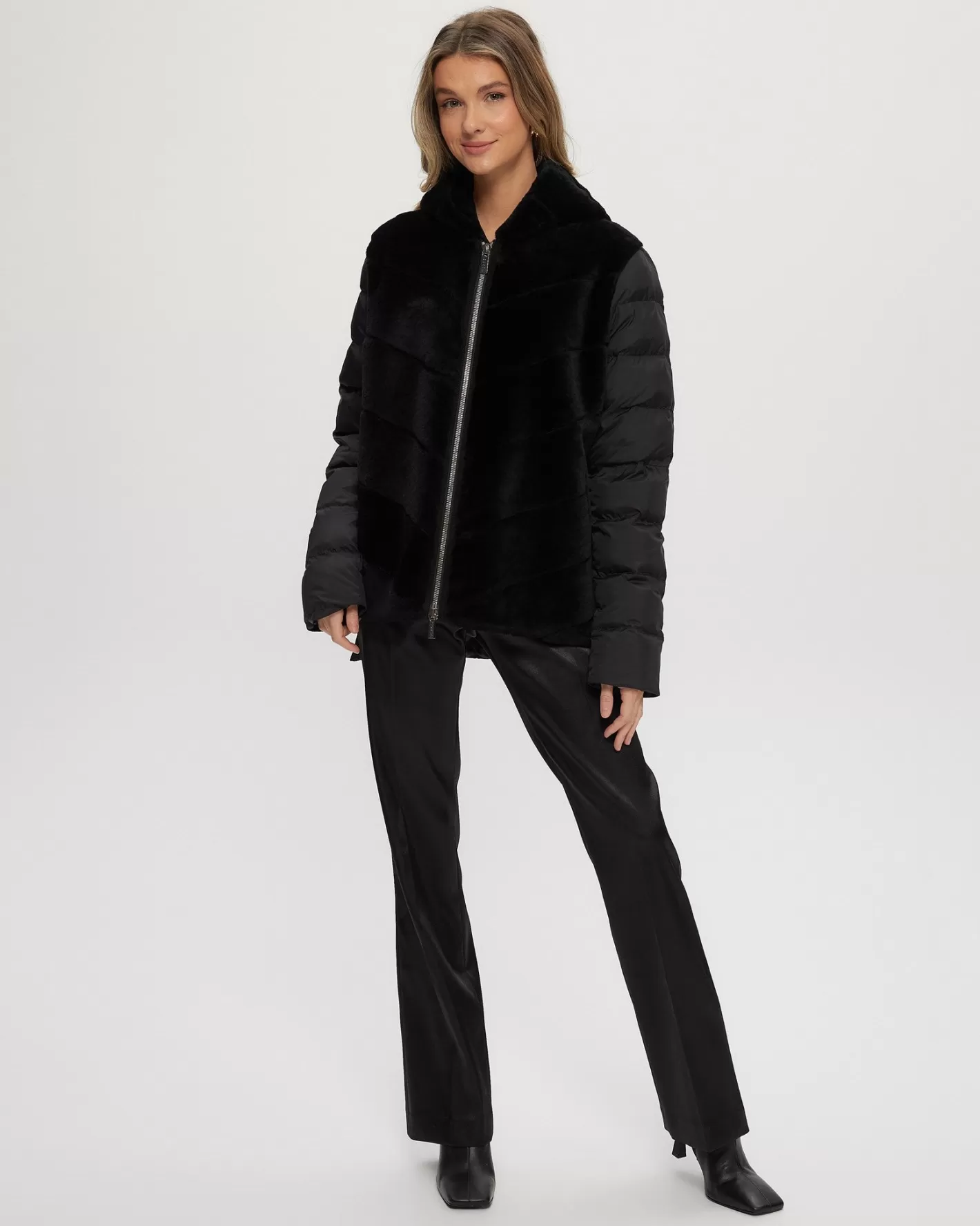Parka chic pour femme GORSKI Montréal - Doudoune en agneau shearling avec motifs chevron, manches et dos matelassés - Confort hivernal élégant