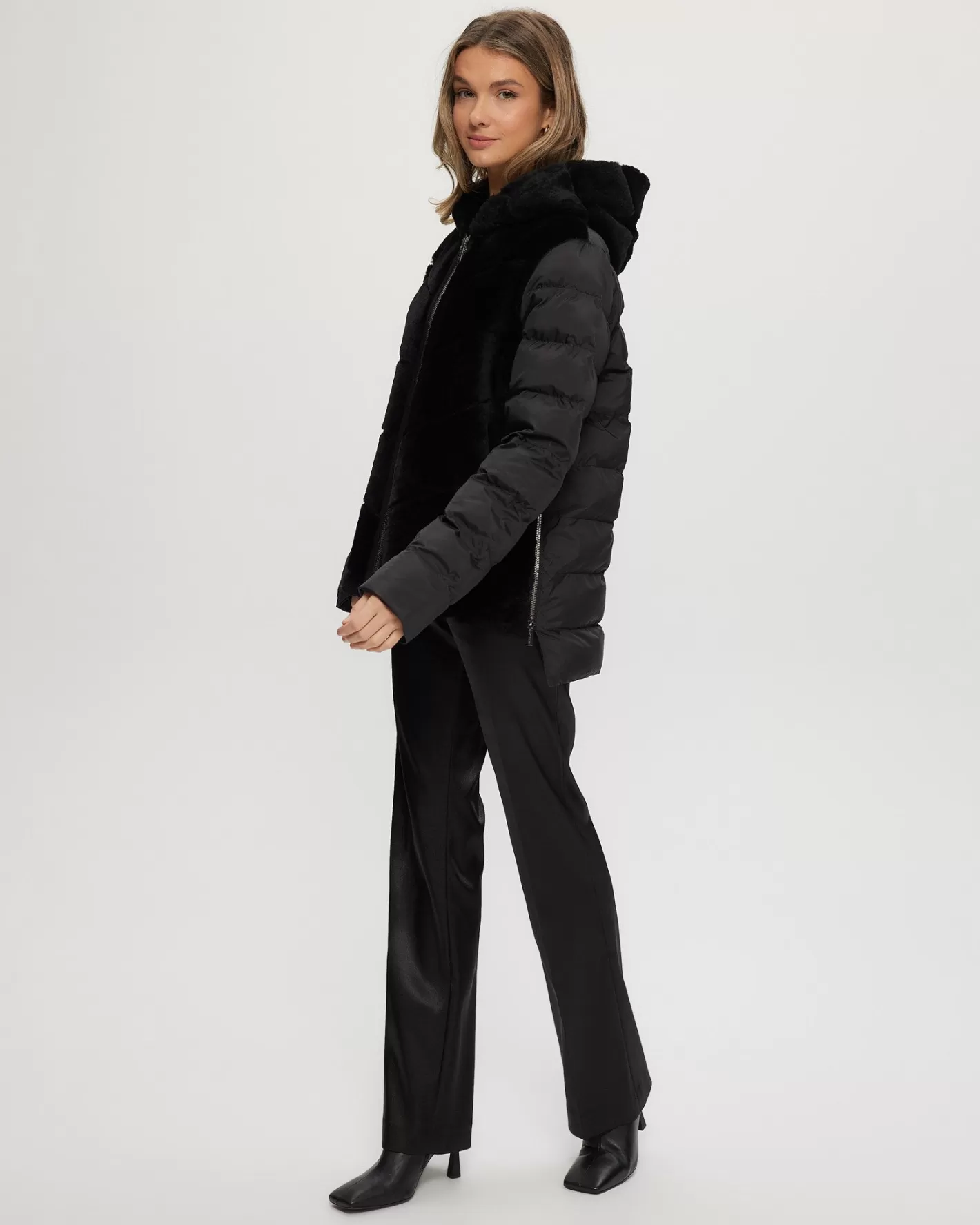 Parka chic pour femme GORSKI Montréal - Doudoune en agneau shearling avec motifs chevron, manches et dos matelassés - Confort hivernal élégant