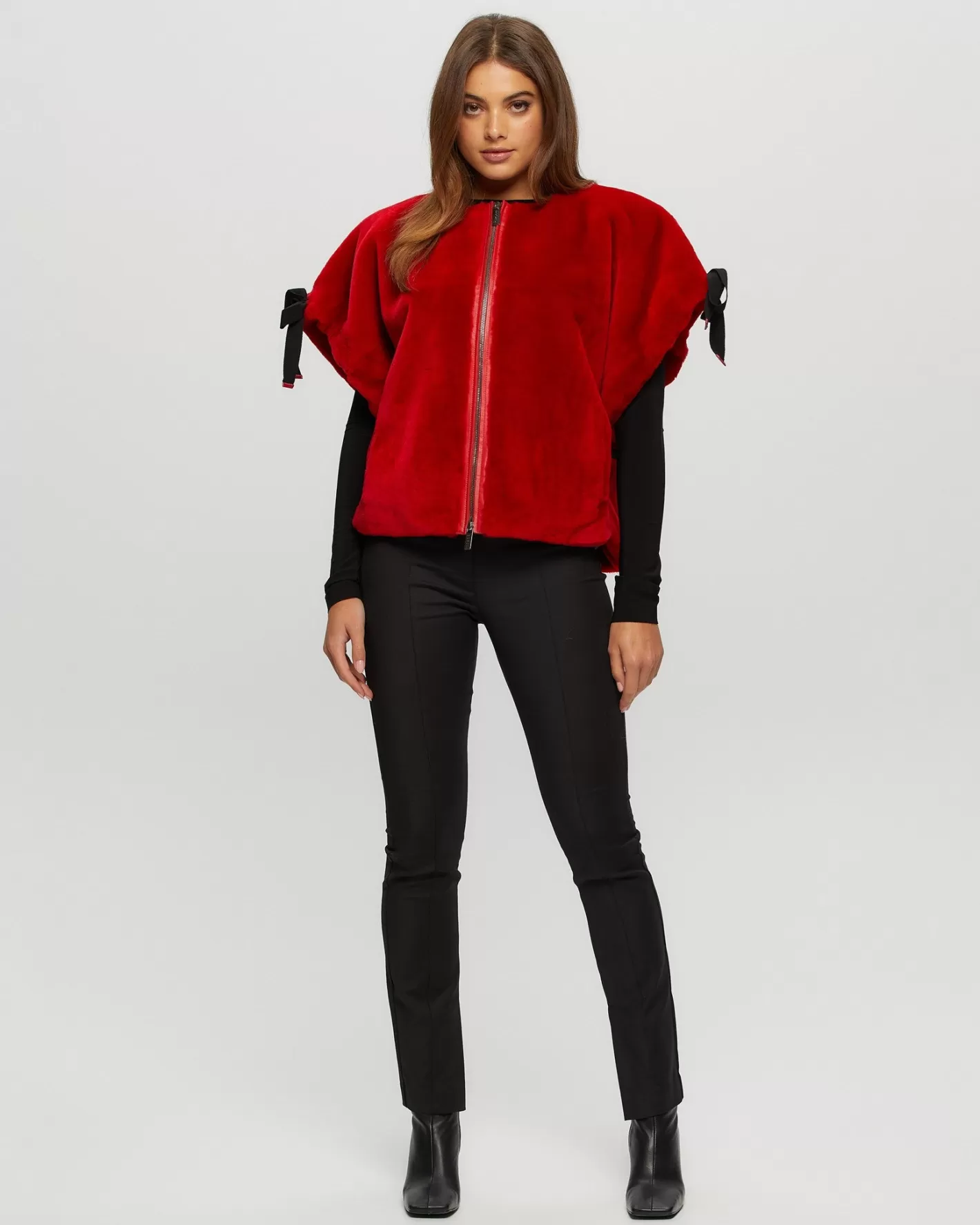 Veste GORSKI Montréal en agneau à toison - Manches courtes sans col pour femme, style décontracté élégant