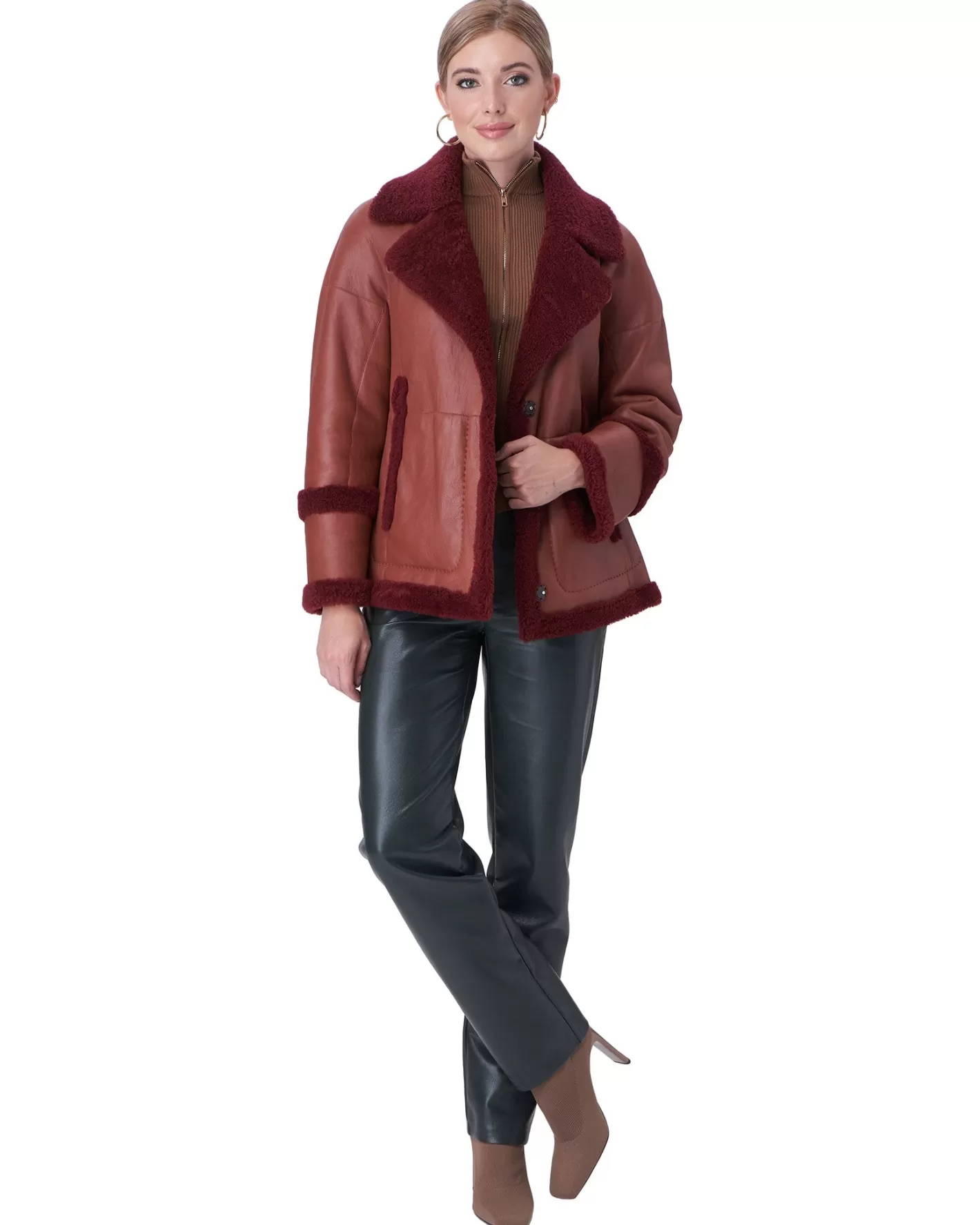 Découvrez la veste réversible GORSKI en agneau doublure doudoune - Édition exclusive Montréal pour femme, confort ultime et style intemporel.