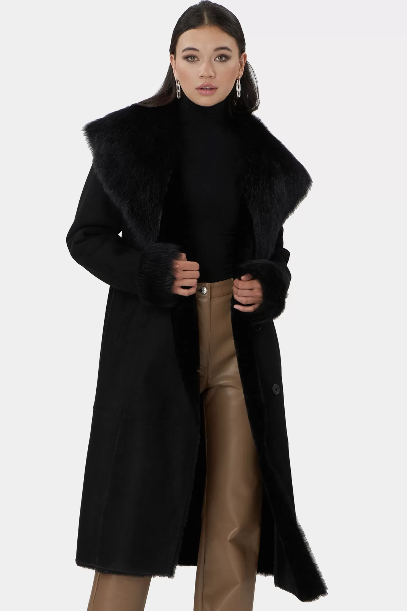 Manteau court en agneau shearling chic - Col Toscana et poignets assortis par GORSKI Montréal