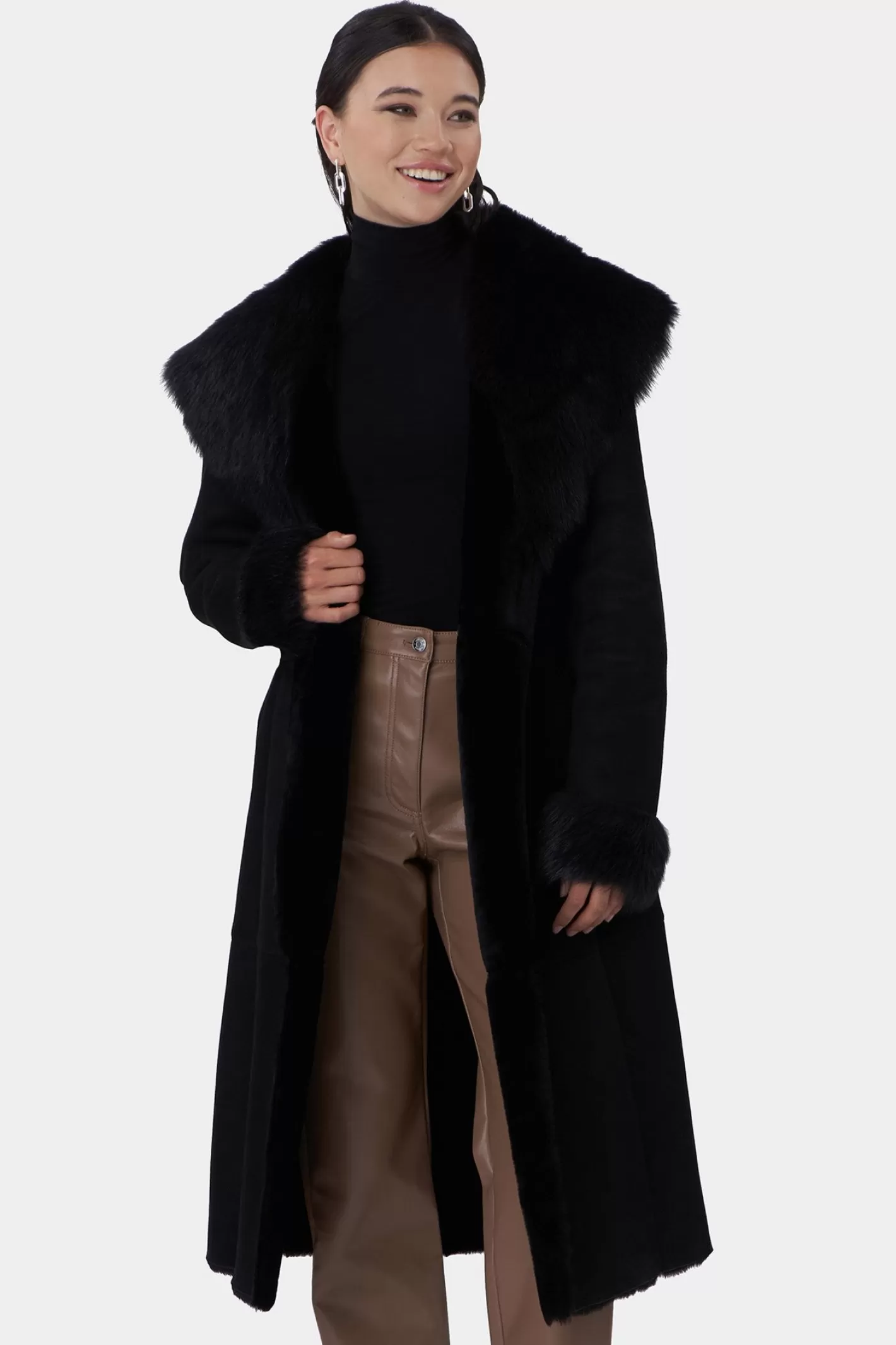 Manteau court en agneau shearling chic - Col Toscana et poignets assortis par GORSKI Montréal