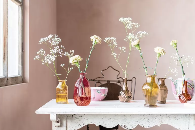 Collection de 3 vases décoratifs Pip Studio - Verre transparent avec touches rosées, idéales pour sublimer votre intérieur 

(Version alternative plus poétique : Trio de vases en cristal soufflé Pip Studio - Nuances poudrées pour une élégance bohème)