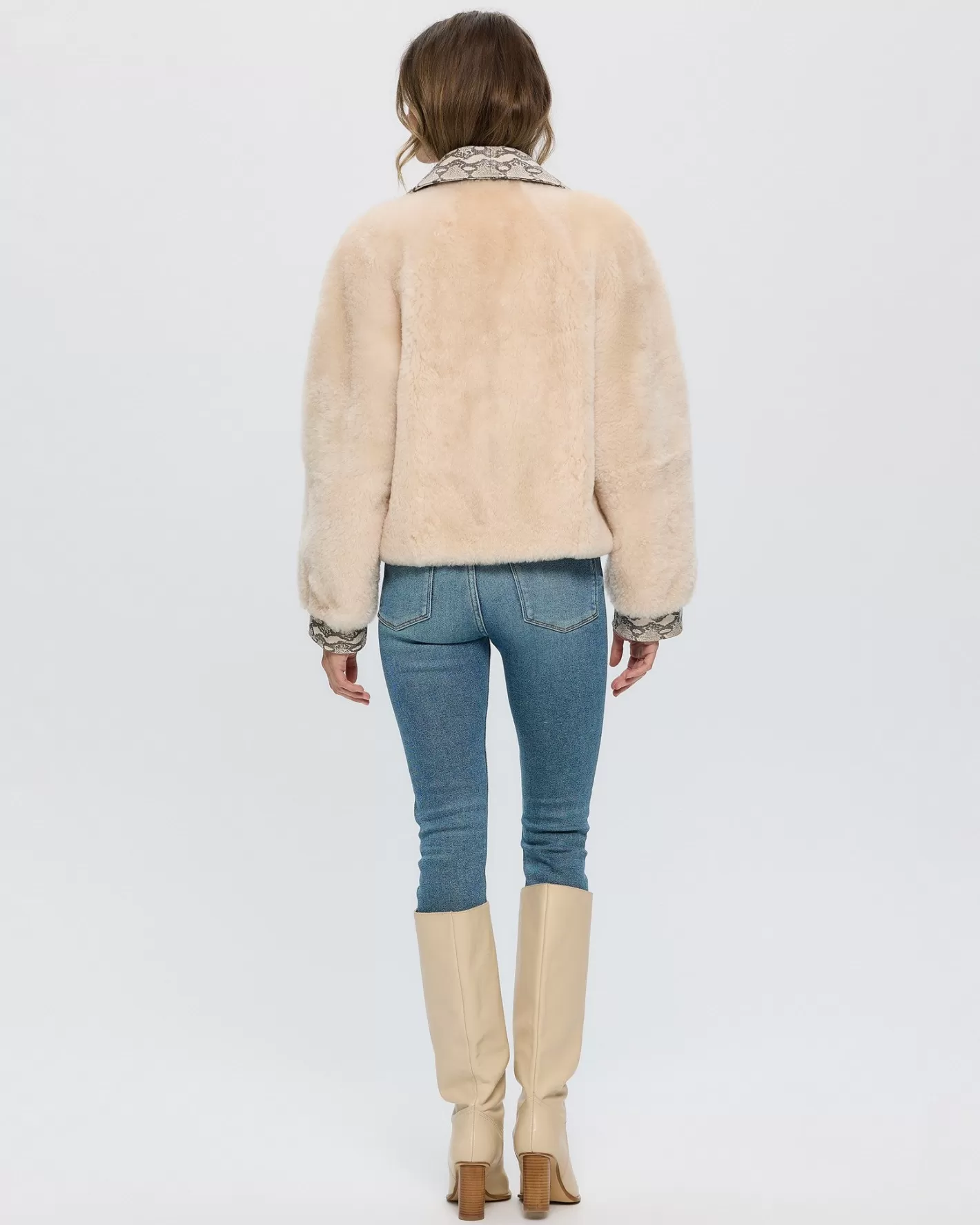Veste GORSKI Montréal en cachemire tondu de chèvre - Finitions en cuir imprimé pour femme - Coupe contemporaine avec détails originaux