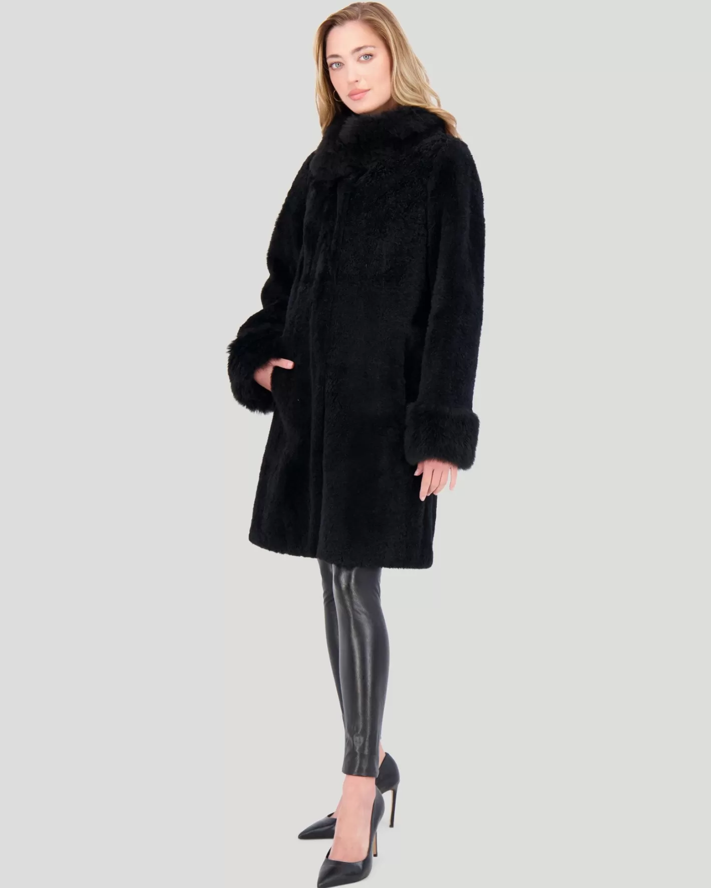 Veste GORSKI Montréal Pour Femme - Taille Cisaillée en Cachemire de Chèvre Sélectionné avec Col et Poignets Matelassés