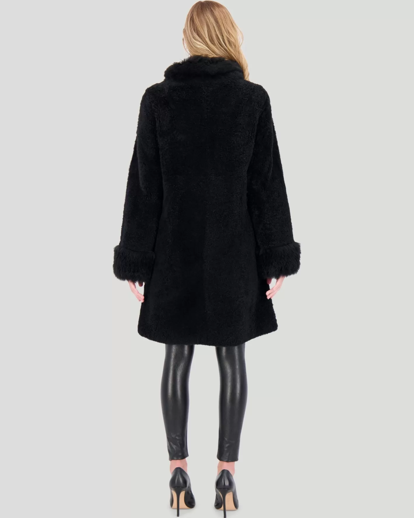 Veste GORSKI Montréal Pour Femme - Taille Cisaillée en Cachemire de Chèvre Sélectionné avec Col et Poignets Matelassés
