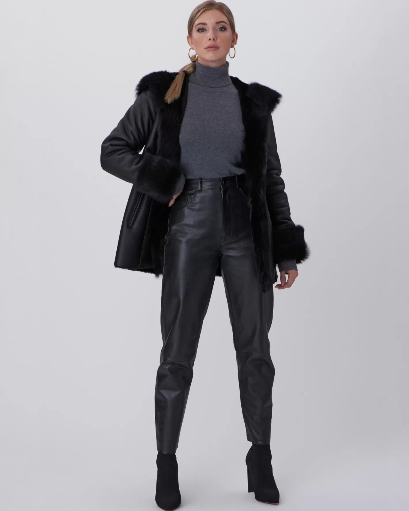 Veste parka femme GORSKI Montréal – Doudoune capuche en agneau shearling avec bordures style Toscane, poignets ajustables et ceinture incluse