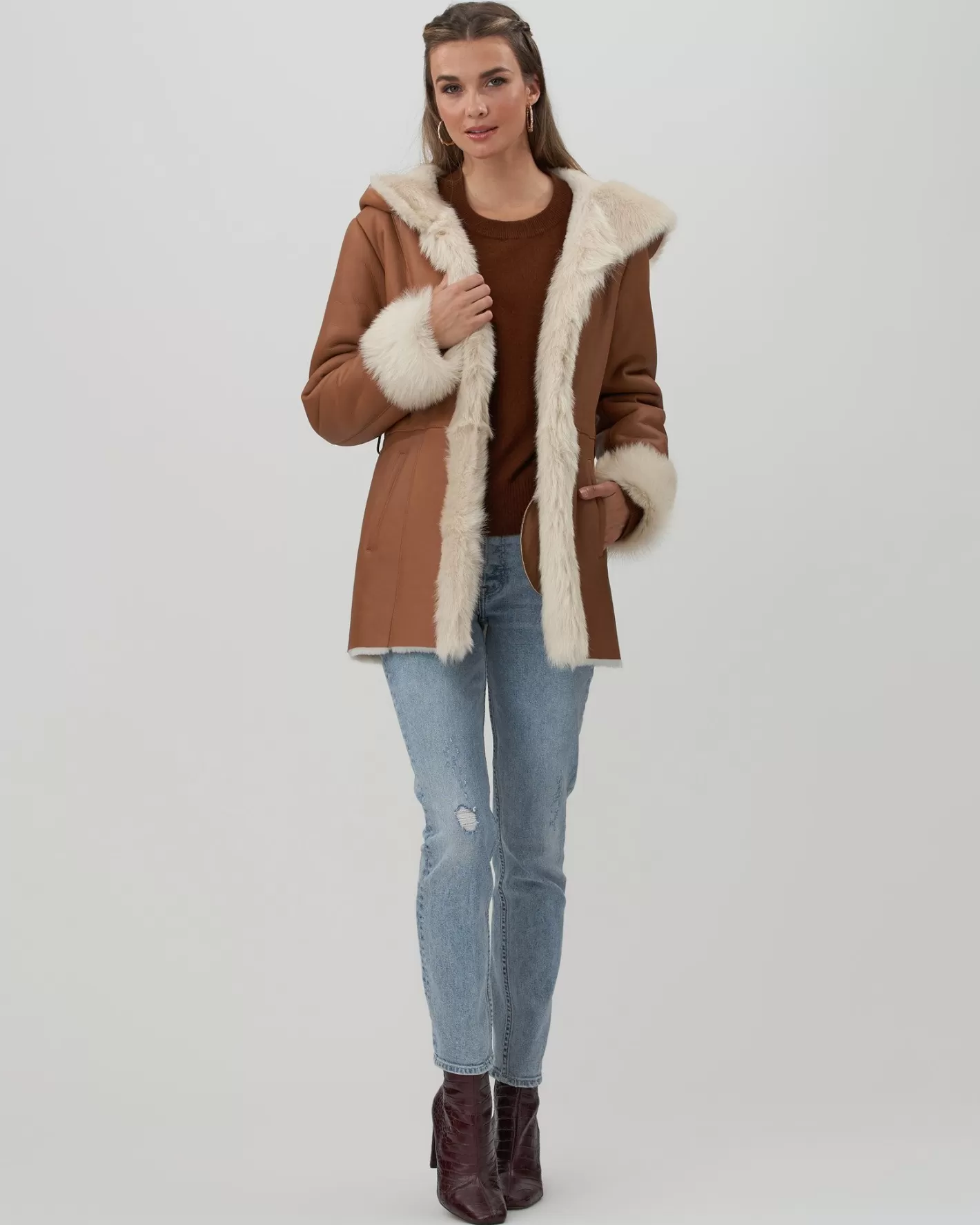 Veste parka femme GORSKI Montréal – Doudoune capuche en agneau shearling avec bordures style Toscane, poignets ajustables et ceinture incluse