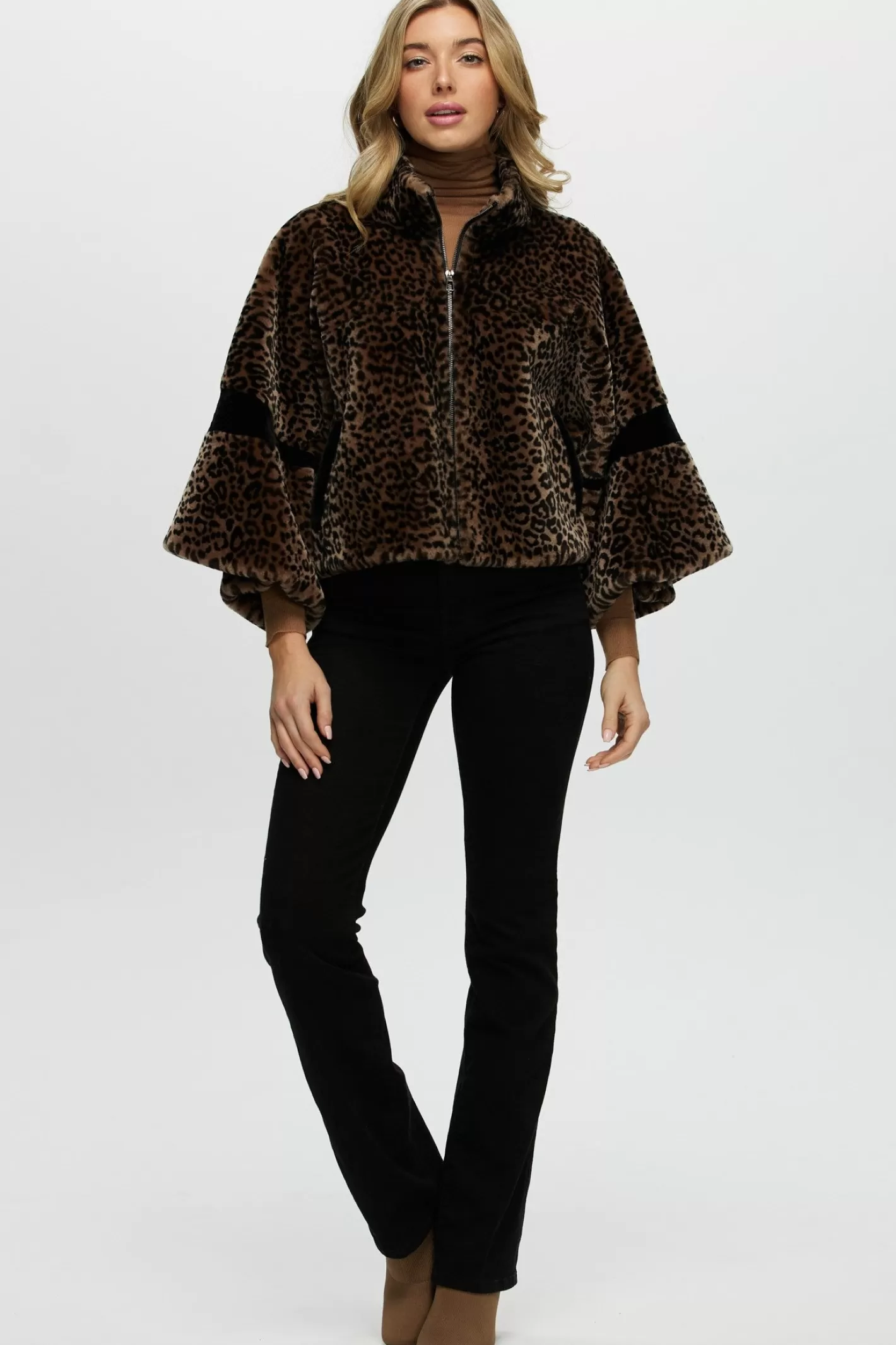 Veste d'hiver GORSKI Montréal en agneau shearling - Coupe cintrée avec fermeture éclair et manches courtes élégamment découpées