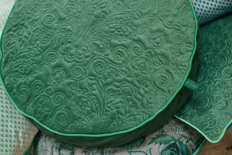 Quiltey Days - Housse de Coussin Rond Matelassé à Broderie Bohème | Vert Émeraude | Collection Pip Studio