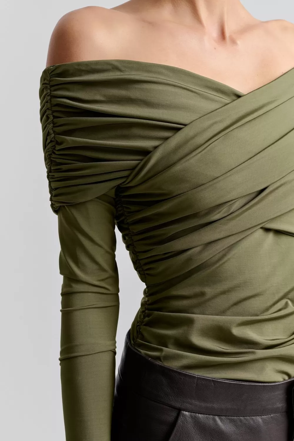 Débardeur Siri Malina - Teinte Olive Élégante pour Look Urbain