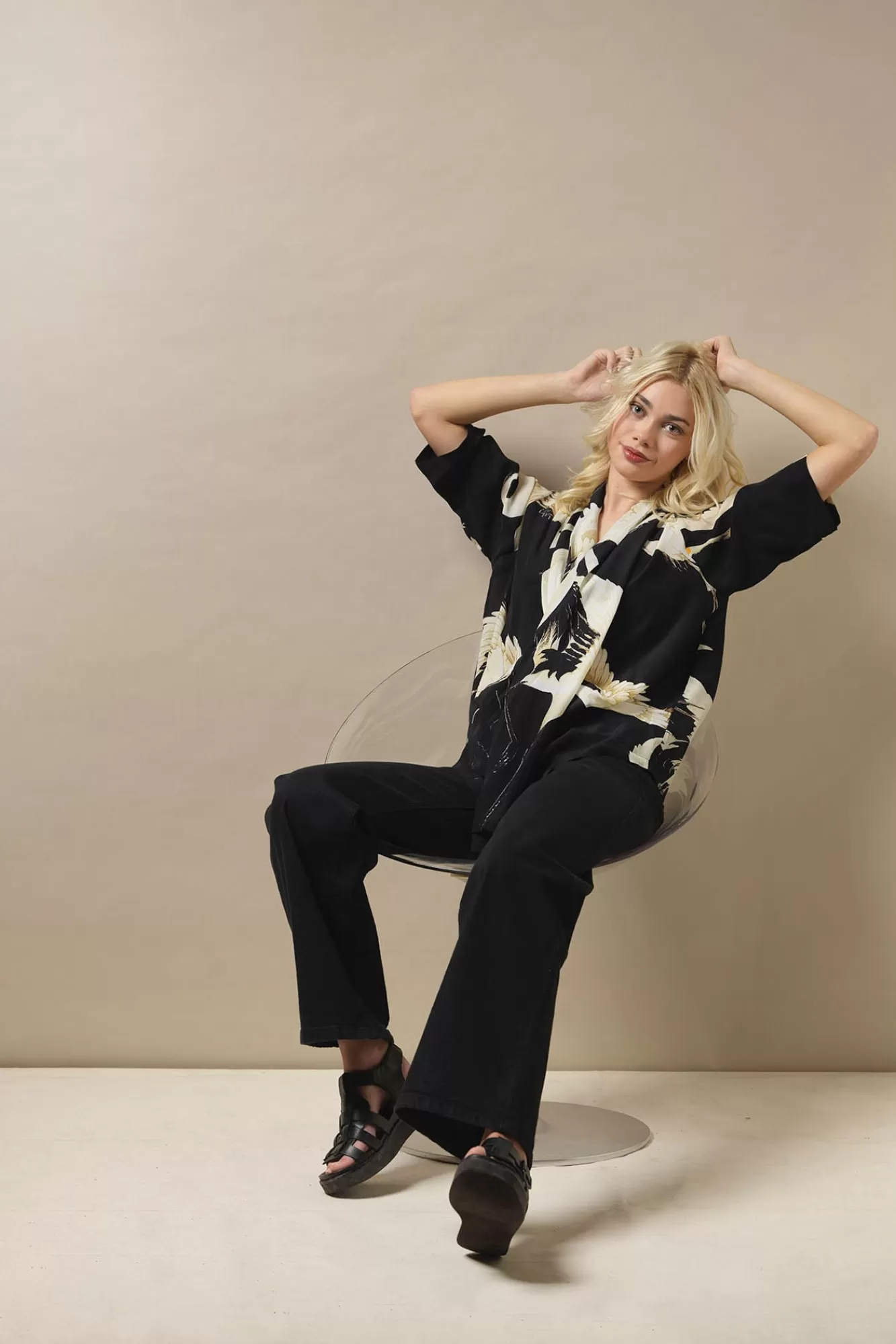 Haut Femme Élégance Constellée - Design Noir Cigogne Rachel