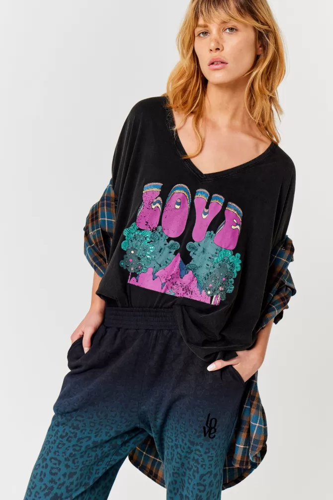 Tee-Shirt Five Jeans Édition Forêt Romantique - Motif Cœurs & Nature en Coton Souple 

(Version féminine : Five Jeans - T-shirt Femme Design Bois & Cœurs Élégants)