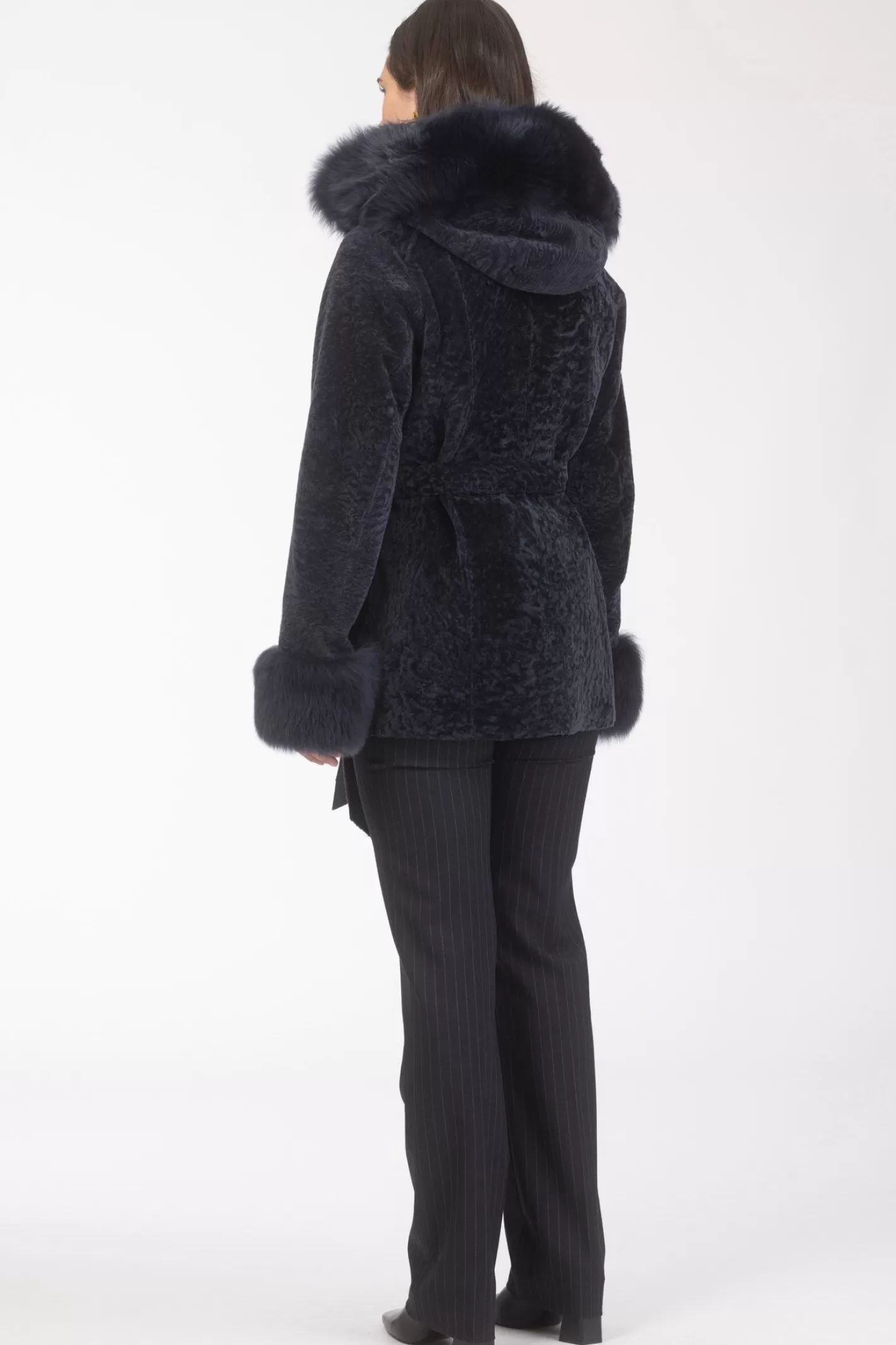 Parka réversible en agneau shearling texturé GORSKI Montréal – Capuche et poignets en agneau shearling Merinillo, ceinture incluse