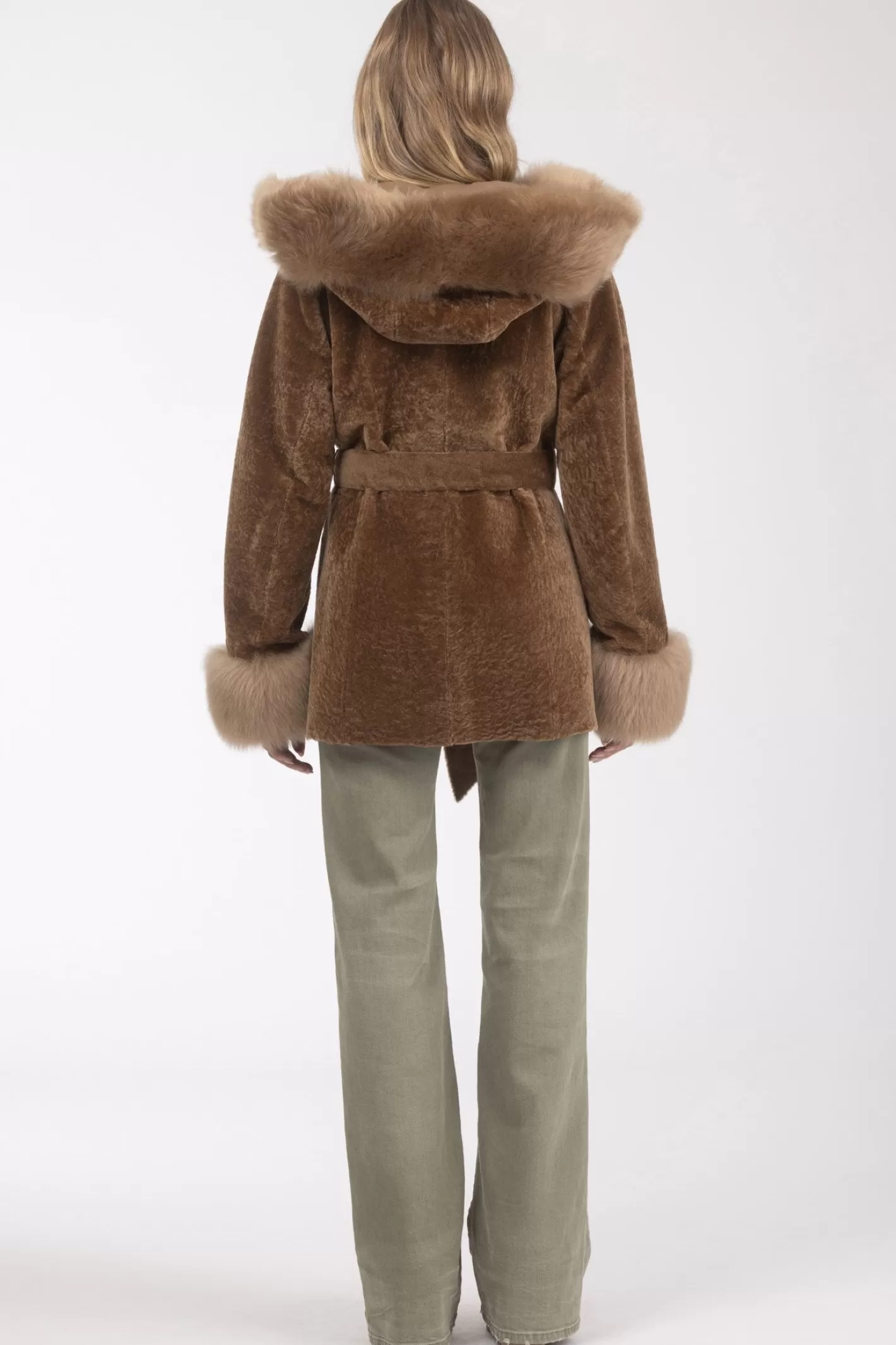 Parka réversible en agneau shearling texturé GORSKI Montréal – Capuche et poignets en agneau shearling Merinillo, ceinture incluse