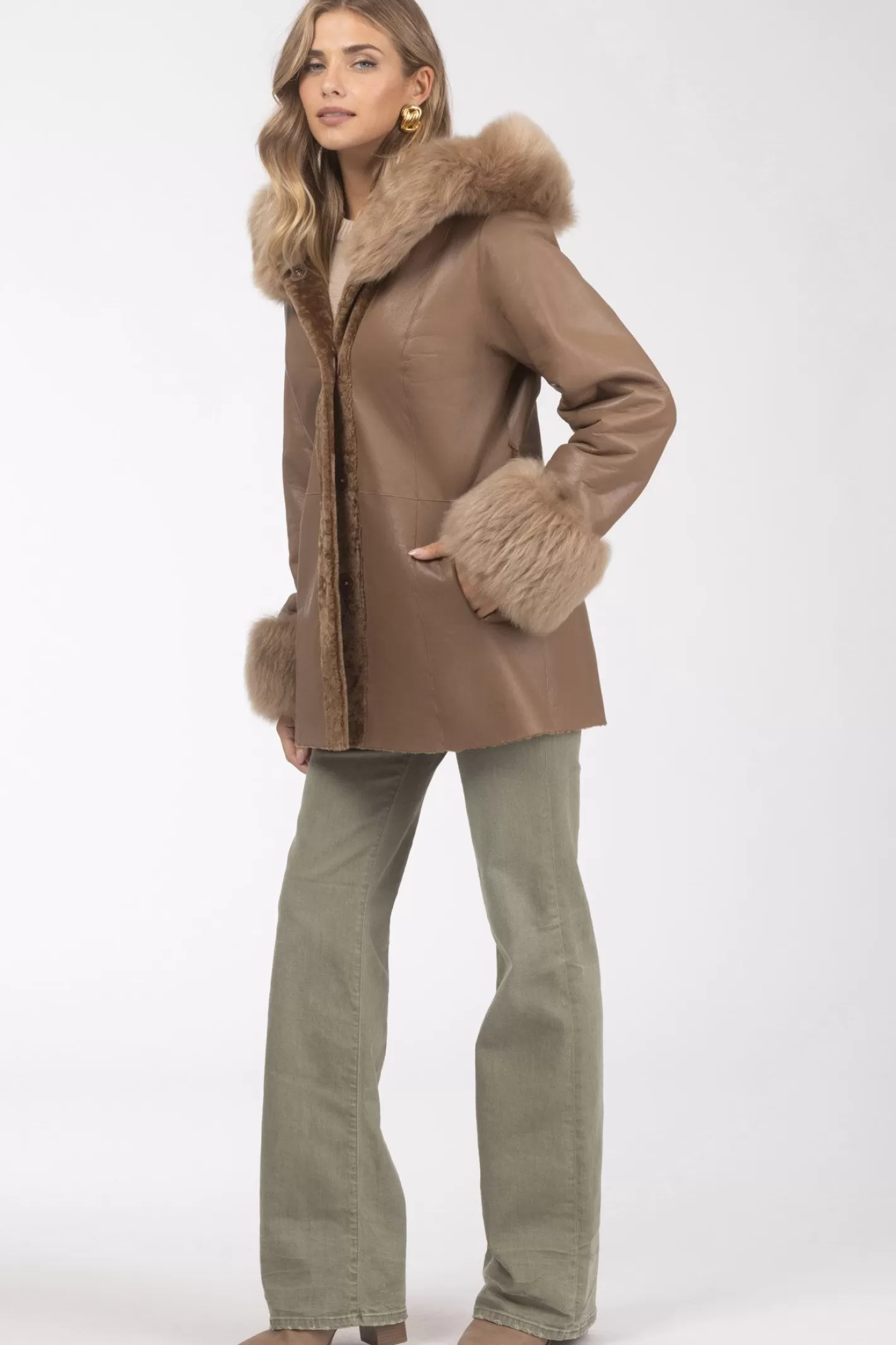 Parka réversible en agneau shearling texturé GORSKI Montréal – Capuche et poignets en agneau shearling Merinillo, ceinture incluse