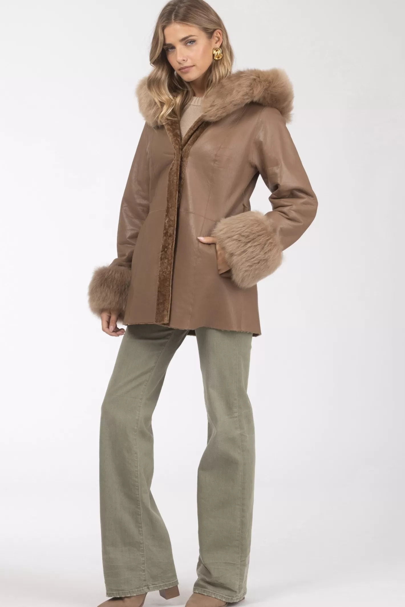 Parka réversible en agneau shearling texturé GORSKI Montréal – Capuche et poignets en agneau shearling Merinillo, ceinture incluse