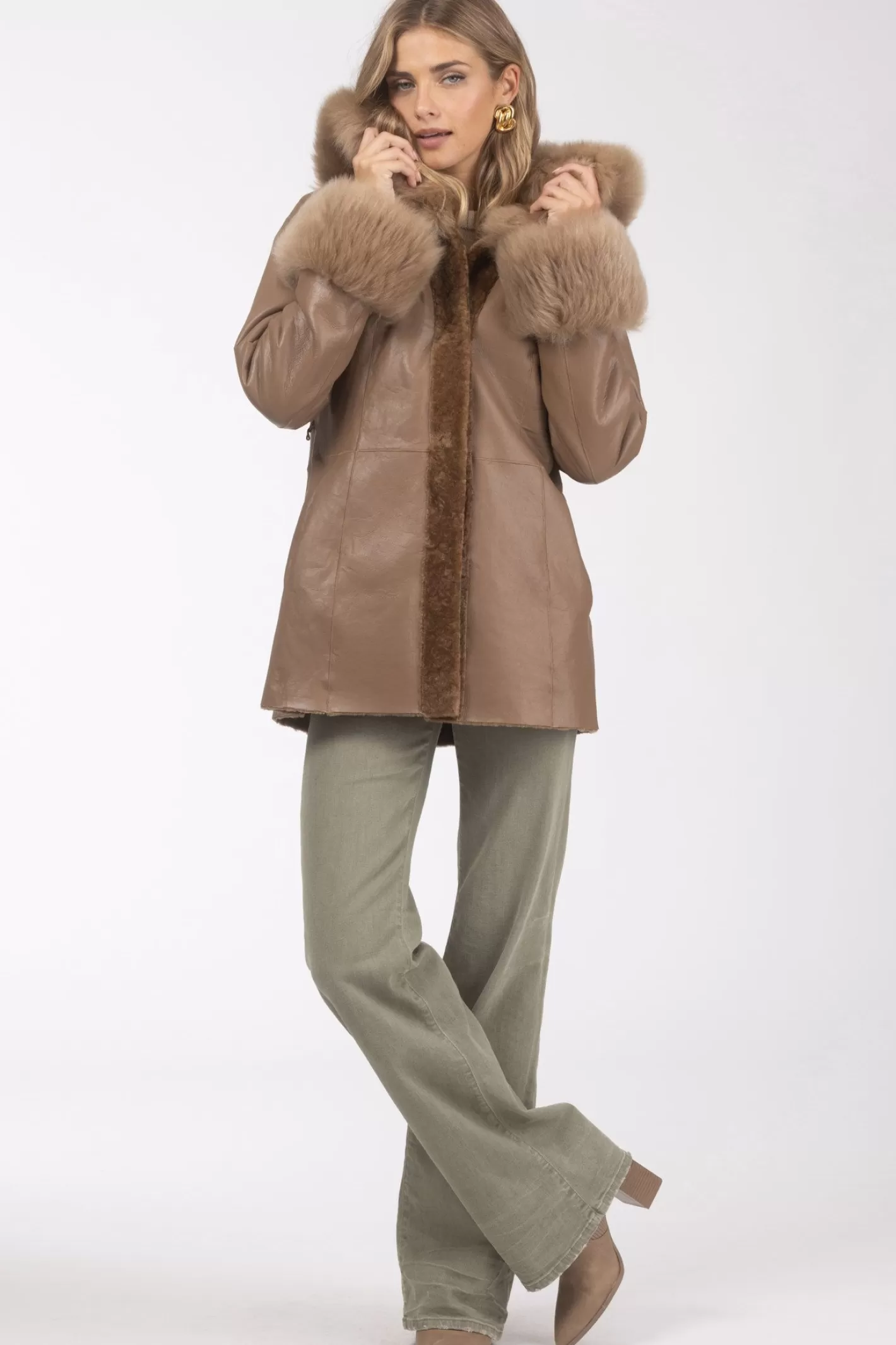 Parka réversible en agneau shearling texturé GORSKI Montréal – Capuche et poignets en agneau shearling Merinillo, ceinture incluse