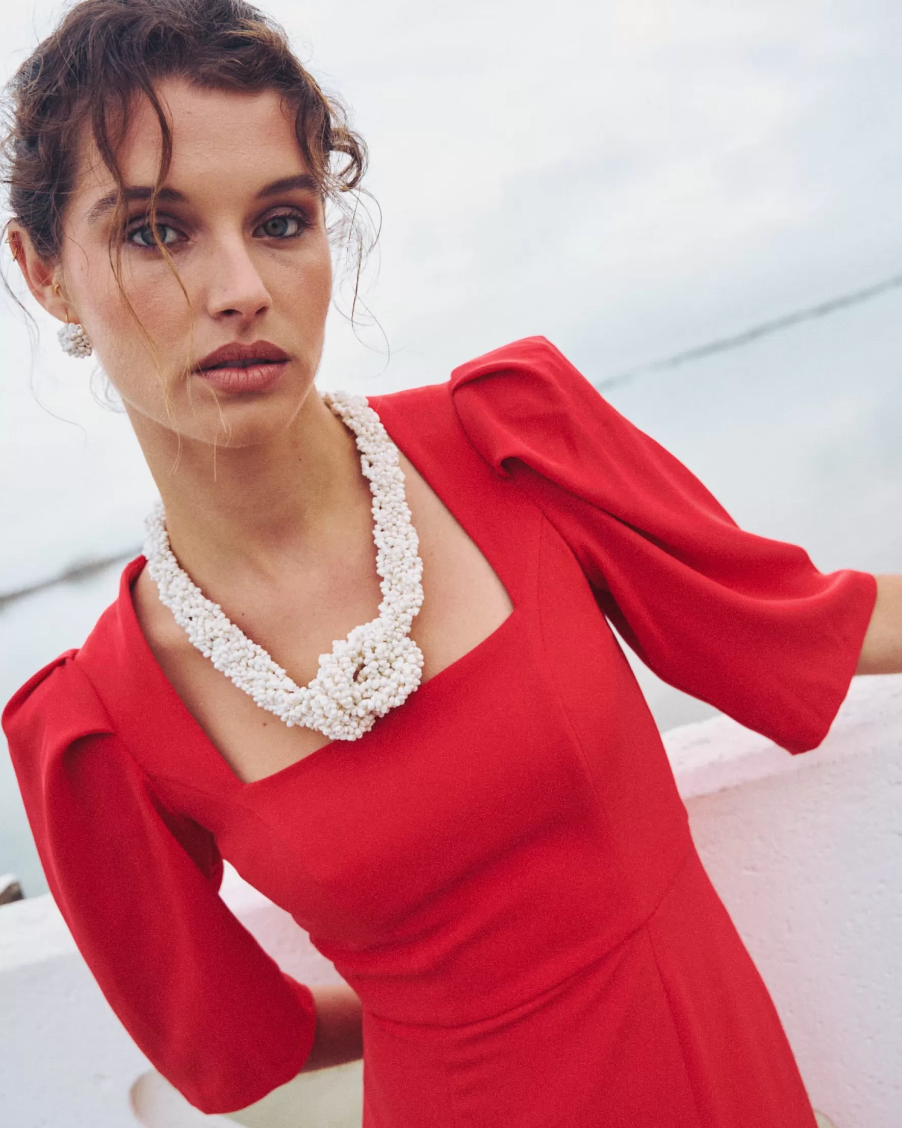 Robe élégante mi-longue Lara rouge - Style moderne et confortable | Promotion exclusive Miphai