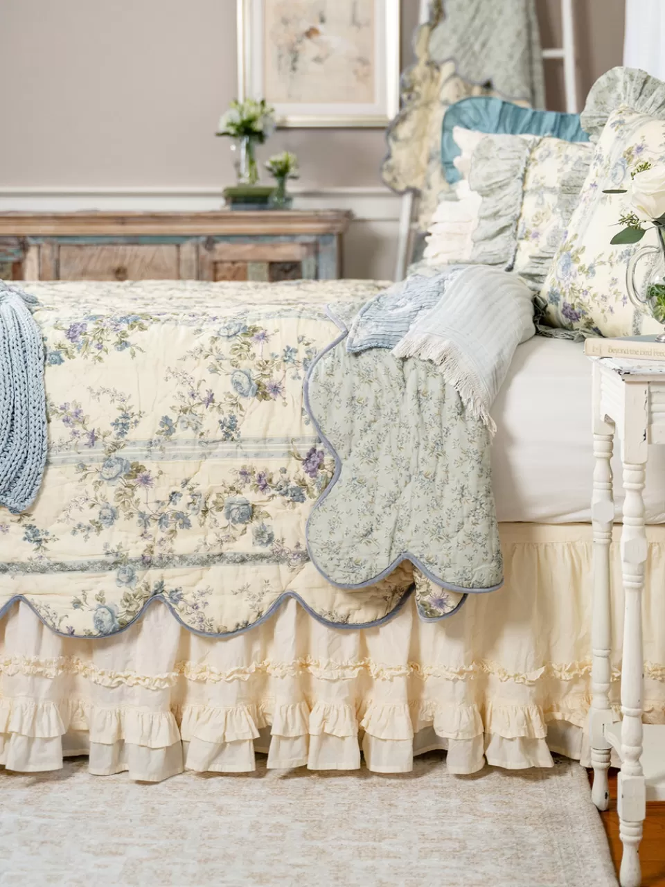 Édredon Victorien à la Broderie Artisanale – Collection Printemps April Cornell